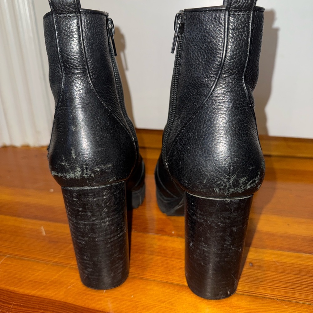 Steve Madden black leather heeled lace up boots